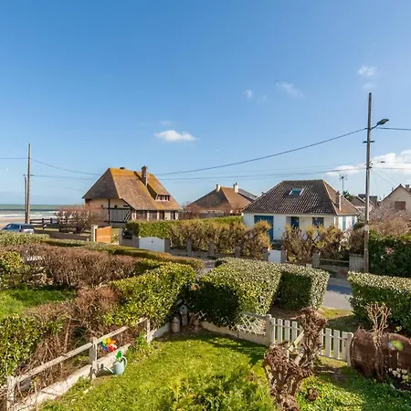 Les Etrilles Apartment *