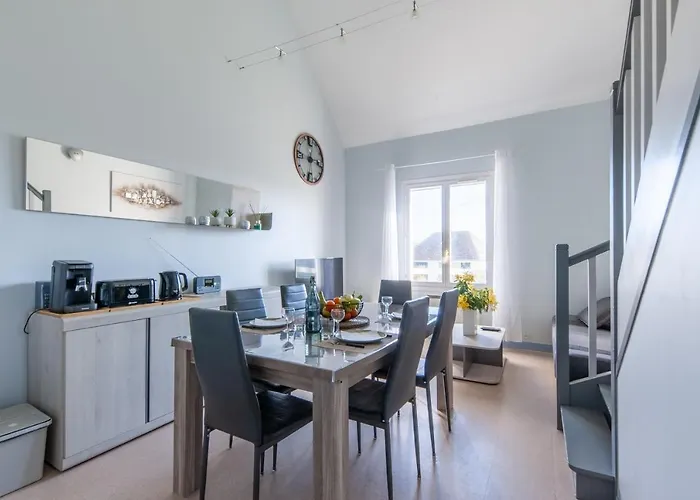 Les Etrilles Apartment *