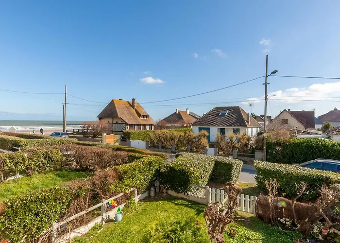 Les Etrilles Apartment *